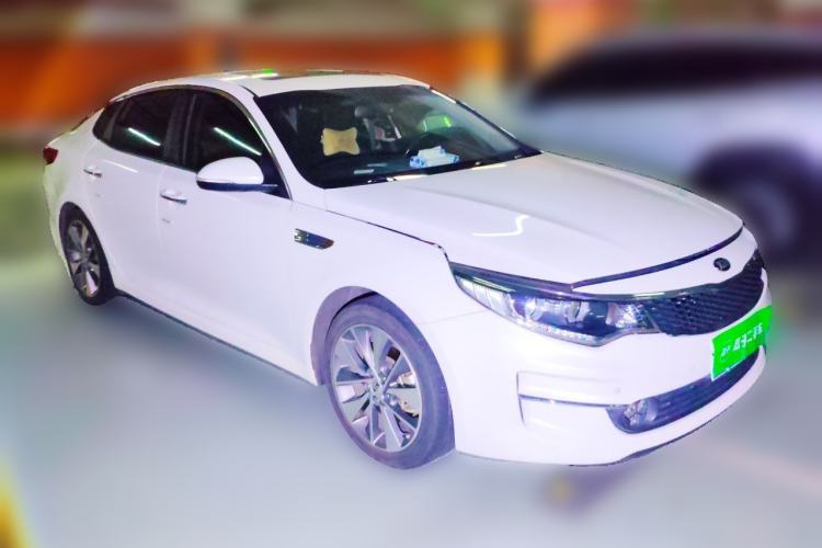 Used Kia K5 2017 2.0L Automatic 15th Anniversary Special Edition LUX Front Right 45 Deg