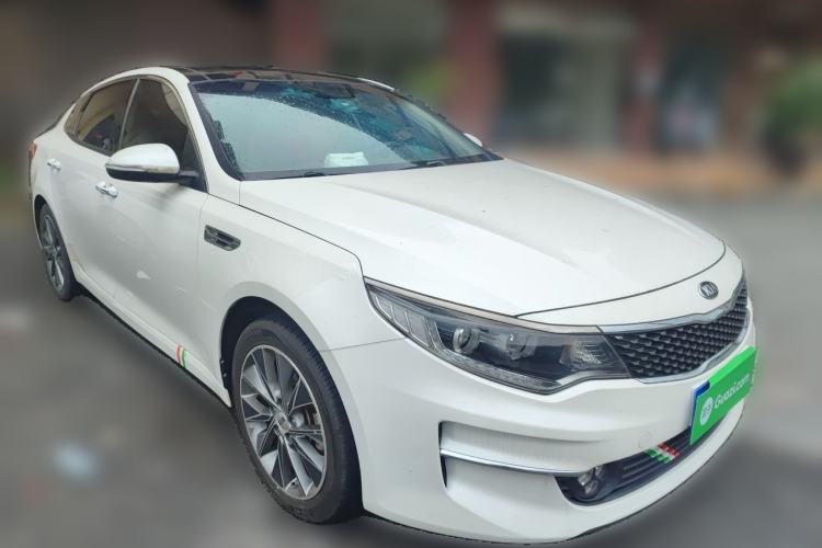 Used Kia K5 2017 2.0L Automatic 15th Anniversary Special Edition LUX Front Right 45 Deg