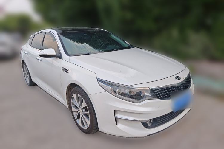 Used Kia K5 2017 2.0L Automatic 15th Anniversary Special Edition LUX Front Right 45 Deg
