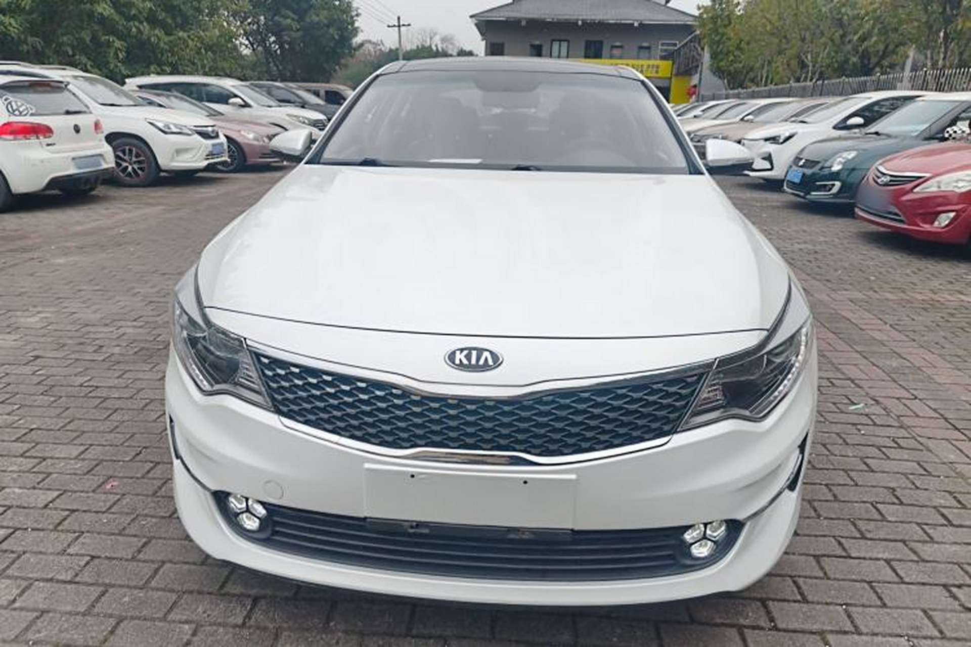 Used Kia K5 2017 2.0L Automatic 15th Anniversary Special Edition LUX Front