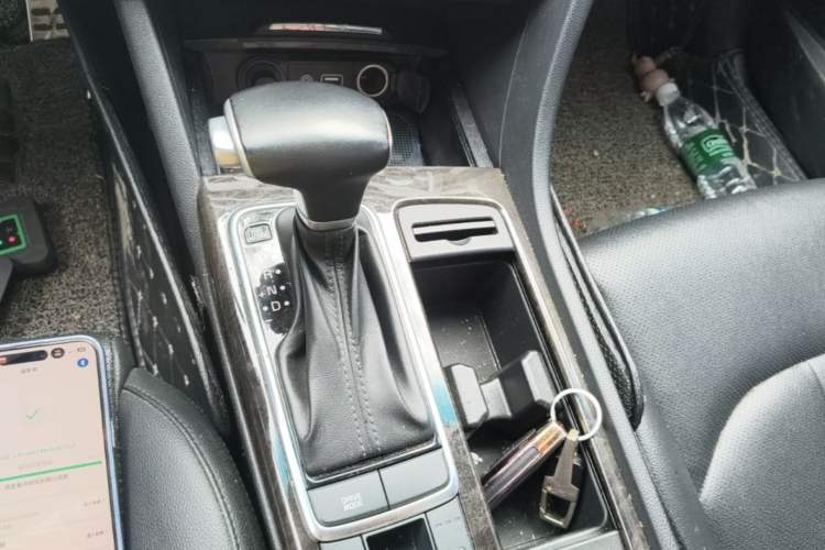 Used Kia K5 2017 2.0L Automatic 15th Anniversary Special Edition LUX Gear Lever