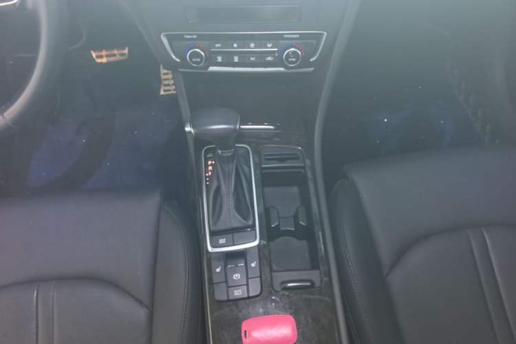 Used Kia K5 2017 2.0L Automatic 15th Anniversary Special Edition LUX Gear Lever
