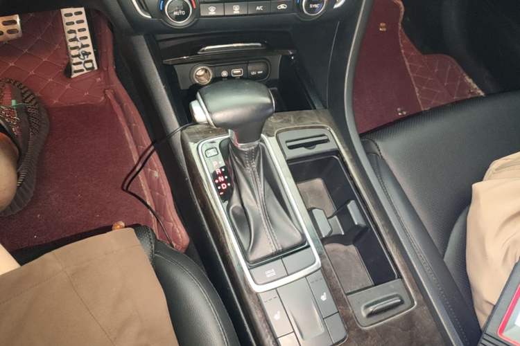 Used Kia K5 2017 2.0L Automatic 15th Anniversary Special Edition LUX Gear Lever
