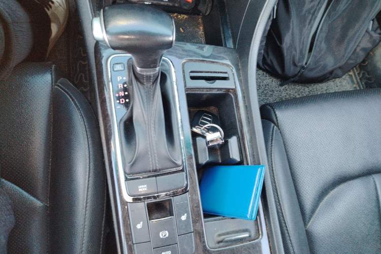 Used Kia K5 2017 2.0L Automatic 15th Anniversary Special Edition LUX Gear Lever