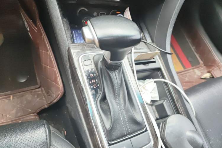 Used Kia K5 2017 2.0L Automatic 15th Anniversary Special Edition LUX Gear Lever