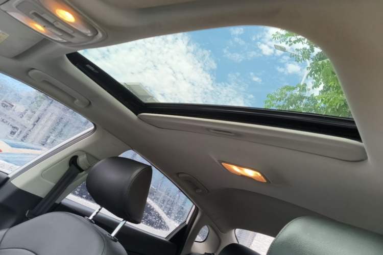 Used Kia K5 2017 2.0L Automatic 15th Anniversary Special Edition LUX Headliner