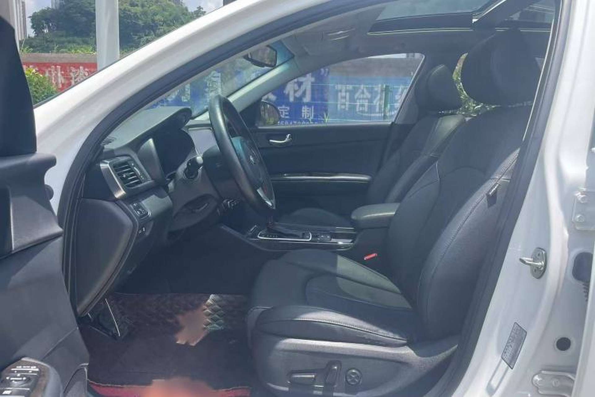 Used Kia K5 2017 2.0L Automatic 15th Anniversary Special Edition LUX Interior 2