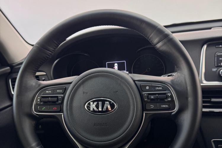 Used Kia K5 2017 2.0L Automatic 15th Anniversary Special Edition LUX Interior 2