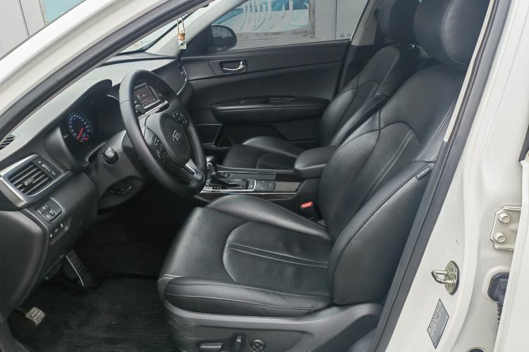 Used Kia K5 2017 2.0L Automatic 15th Anniversary Special Edition LUX Interior 2