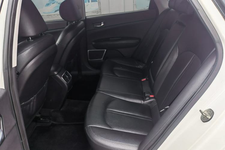 Used Kia K5 2017 2.0L Automatic 15th Anniversary Special Edition LUX Interior 3