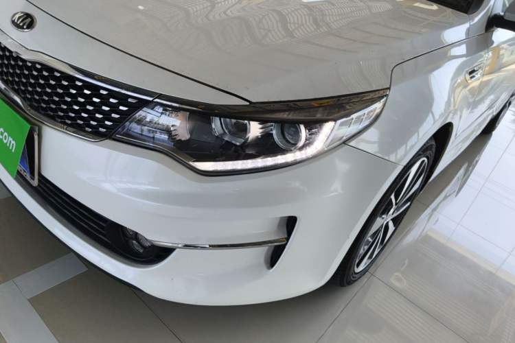 Used Kia K5 2017 2.0L Automatic 15th Anniversary Special Edition LUX Left Front Headlight