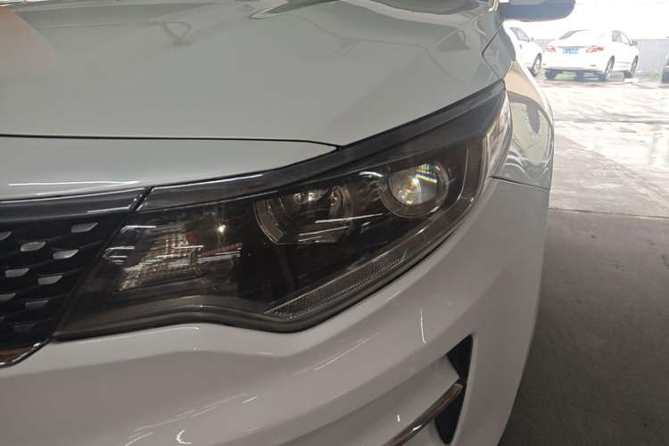 Used Kia K5 2017 2.0L Automatic 15th Anniversary Special Edition LUX Left Front Headlight