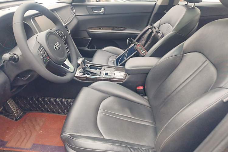 Used Kia K5 2017 2.0L Automatic 15th Anniversary Special Edition LUX Left Front Seat