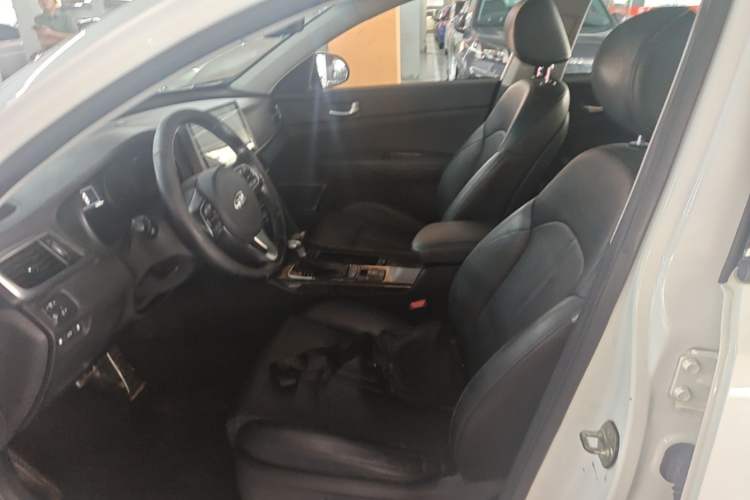 Used Kia K5 2017 2.0L Automatic 15th Anniversary Special Edition LUX Left Front Seat