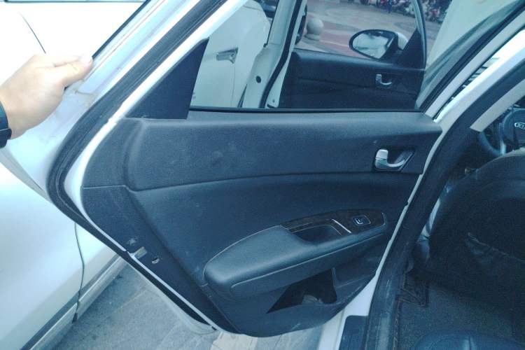 Used Kia K5 2017 2.0L Automatic 15th Anniversary Special Edition LUX Left Rear Door Interior