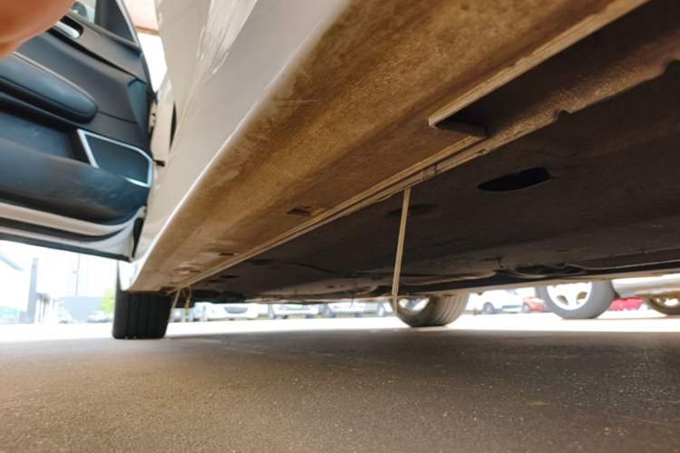 Used Kia K5 2017 2.0L Automatic 15th Anniversary Special Edition LUX Left Side Sill