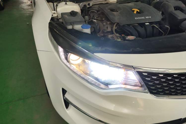 Used Kia K5 2017 2.0L Automatic 15th Anniversary Special Edition LUX Right Front Headlight