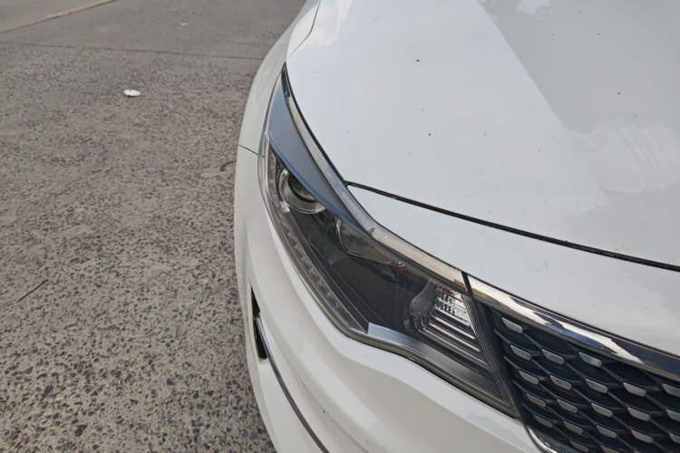 Used Kia K5 2017 2.0L Automatic 15th Anniversary Special Edition LUX Right Front Headlight