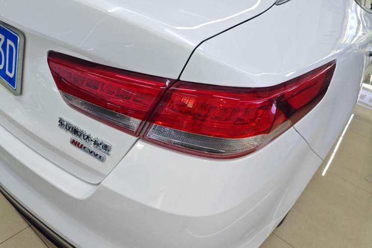Used Kia K5 2017 2.0L Automatic 15th Anniversary Special Edition LUX Right Rear Taillight