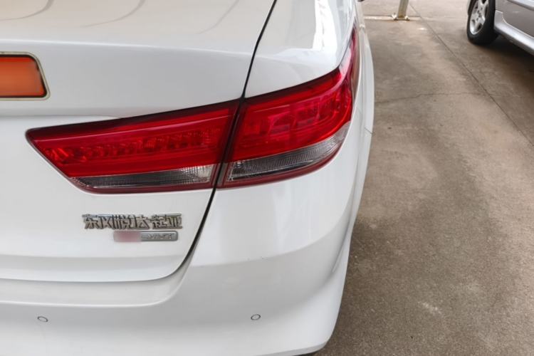 Used Kia K5 2017 2.0L Automatic 15th Anniversary Special Edition LUX Right Rear Taillight