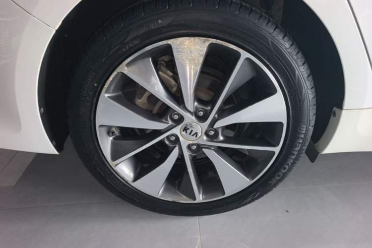 Used Kia K5 2017 2.0L Automatic 15th Anniversary Special Edition LUX Right Rear Wheel Hub