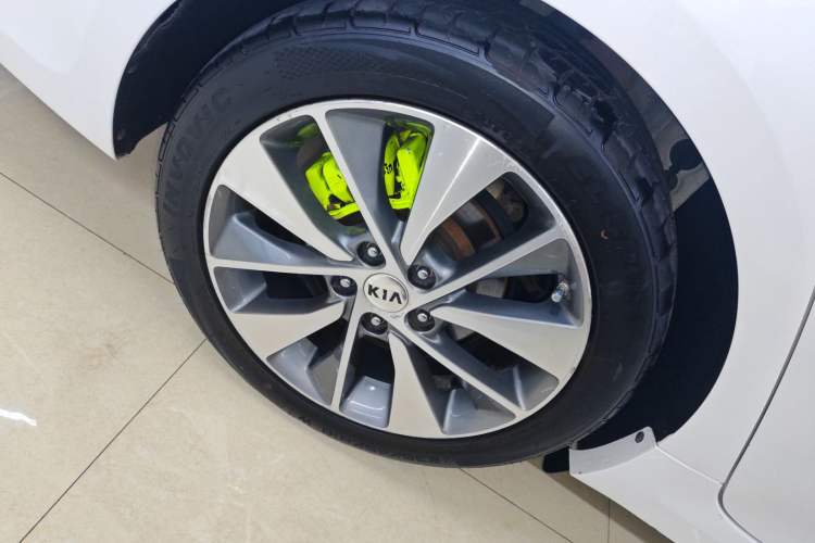 Used Kia K5 2017 2.0L Automatic 15th Anniversary Special Edition LUX Right Rear Wheel Hub