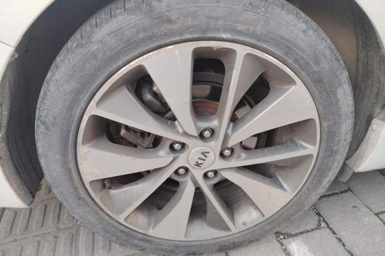 Used Kia K5 2017 2.0L Automatic 15th Anniversary Special Edition LUX Right Rear Wheel Hub
