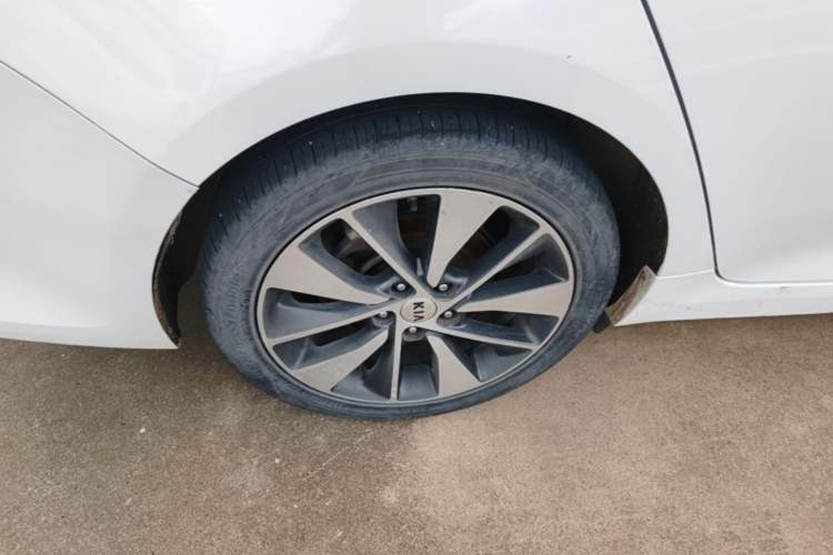 Used Kia K5 2017 2.0L Automatic 15th Anniversary Special Edition LUX Right Rear Wheel Hub