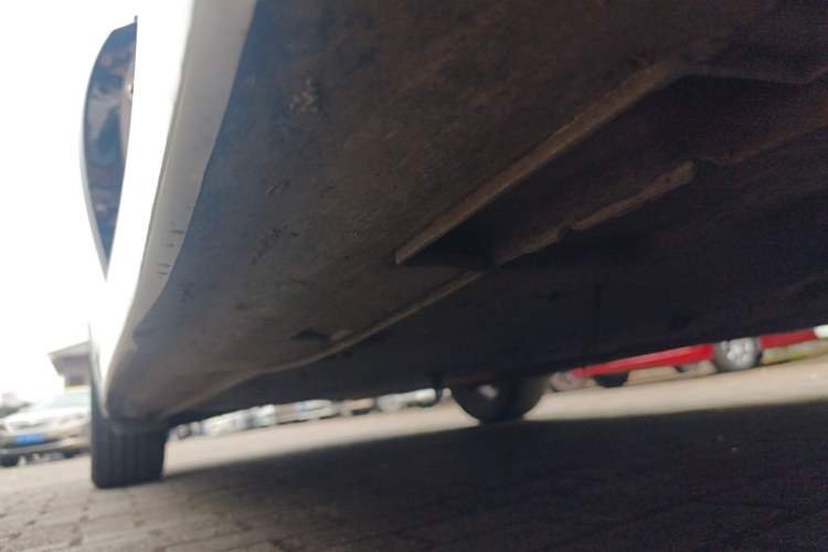 Used Kia K5 2017 2.0L Automatic 15th Anniversary Special Edition LUX Right Side Sill