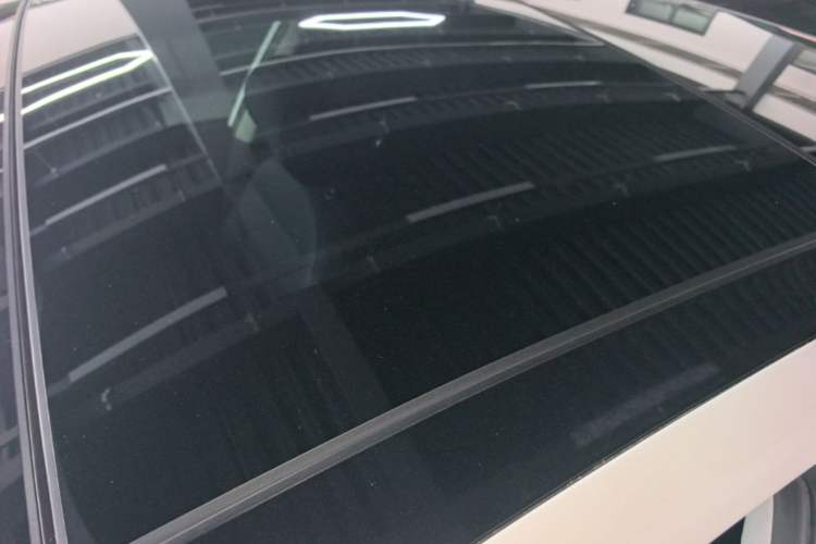 Used Kia K5 2017 2.0L Automatic 15th Anniversary Special Edition LUX Roof