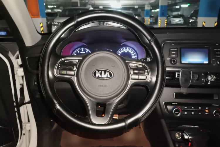 Used Kia K5 2017 2.0L Automatic 15th Anniversary Special Edition LUX Steering Wheel