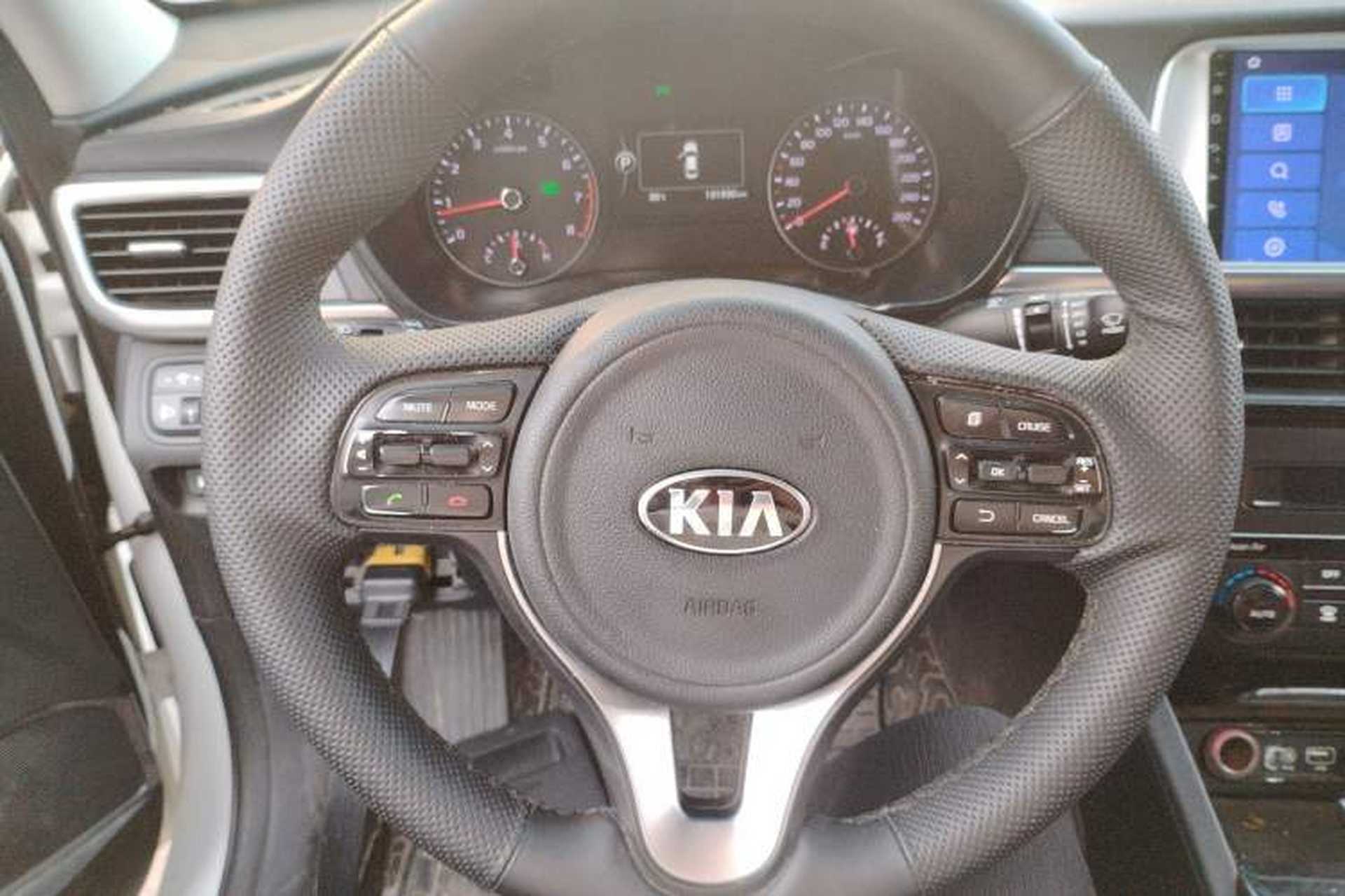 Used Kia K5 2017 2.0L Automatic 15th Anniversary Special Edition LUX Steering Wheel
