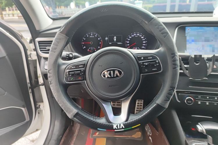 Used Kia K5 2017 2.0L Automatic 15th Anniversary Special Edition LUX Steering Wheel