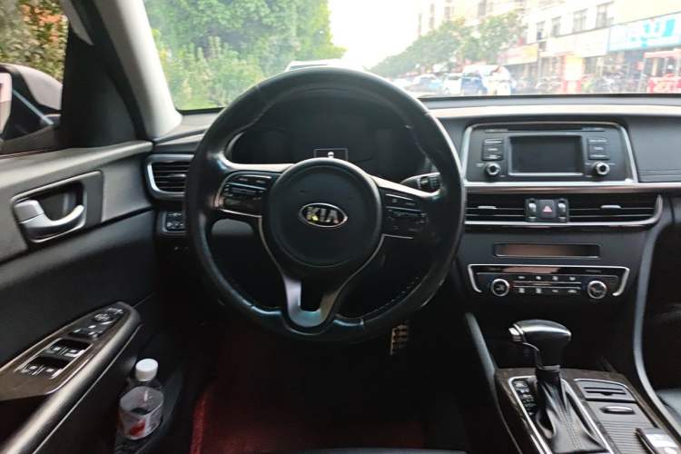 Used Kia K5 2017 2.0L Automatic 15th Anniversary Special Edition LUX Steering Wheel