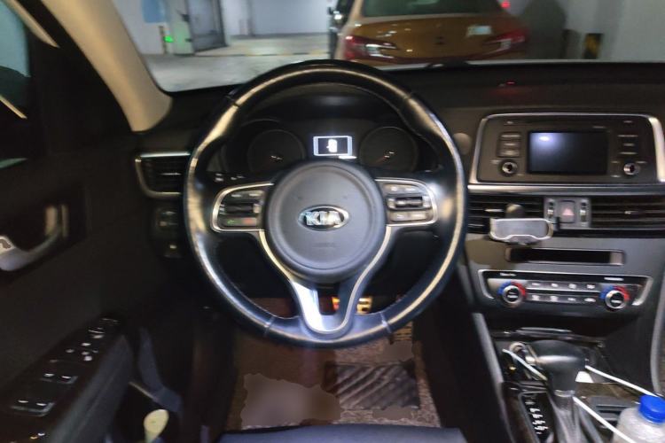 Used Kia K5 2017 2.0L Automatic 15th Anniversary Special Edition LUX Steering Wheel