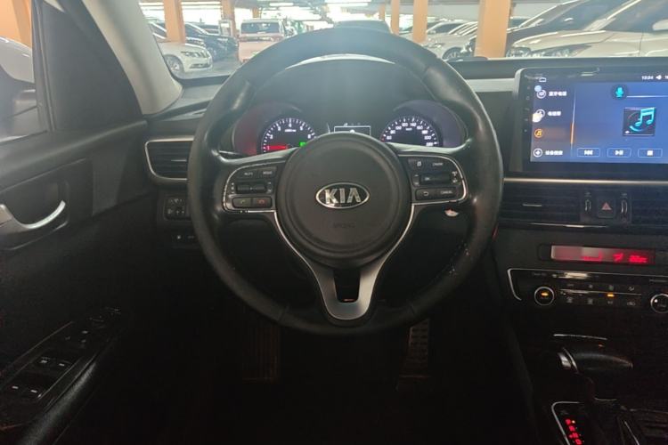 Used Kia K5 2017 2.0L Automatic 15th Anniversary Special Edition LUX Steering Wheel