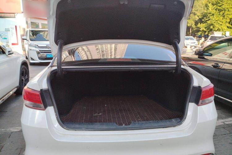 Used Kia K5 2017 2.0L Automatic 15th Anniversary Special Edition LUX Trunk