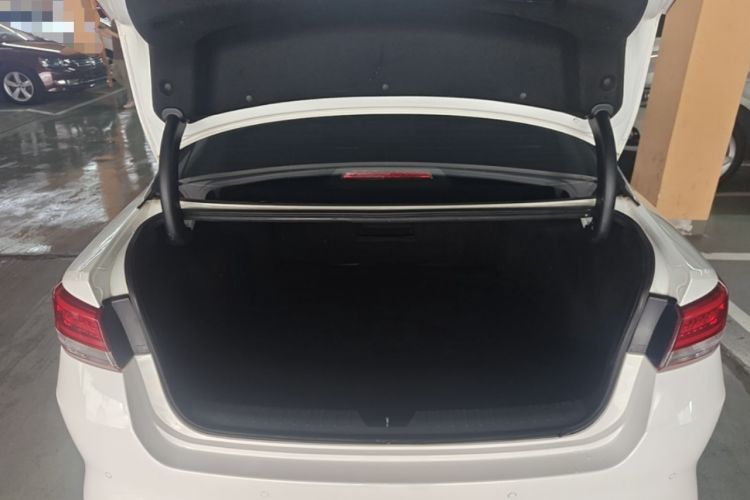 Used Kia K5 2017 2.0L Automatic 15th Anniversary Special Edition LUX Trunk