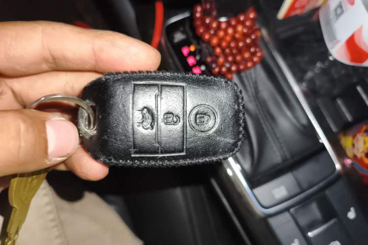 Used Kia K5 2017 2.0L Automatic 15th Anniversary Special Edition LUX Vehicle Key