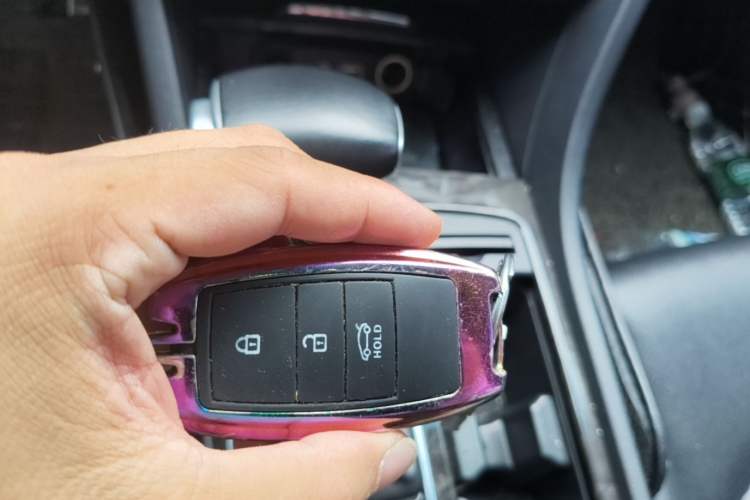 Used Kia K5 2017 2.0L Automatic 15th Anniversary Special Edition LUX Vehicle Key