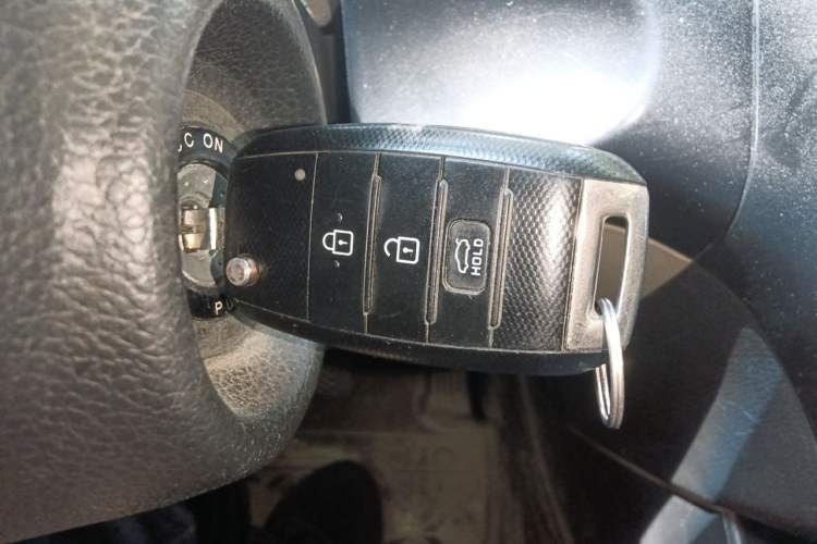 Used Kia K5  Vehicle Key