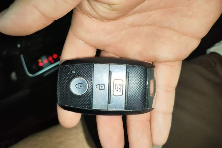 Used Kia K5 2017 2.0L Automatic 15th Anniversary Special Edition LUX Vehicle Key