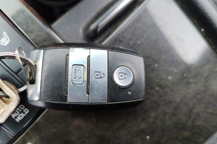 Used Kia K5 2017 2.0L Automatic 15th Anniversary Special Edition LUX Vehicle Key
