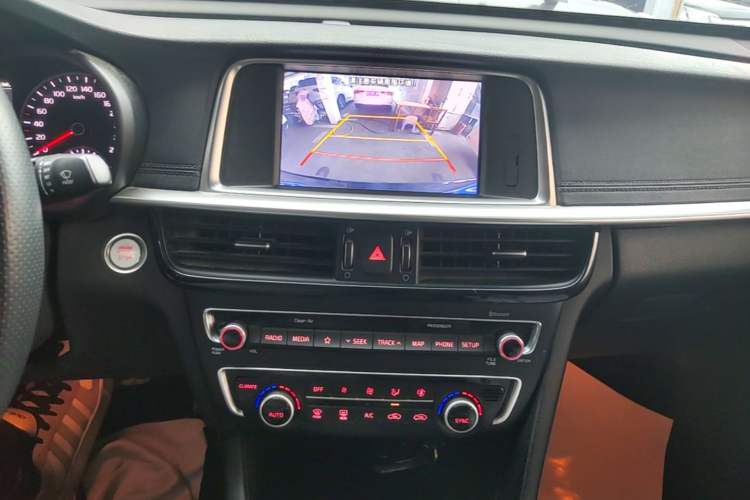Used Kia K5 2019 Pro 1.6T Automatic Luxury Edition China VI Standard Audio And AC Panel