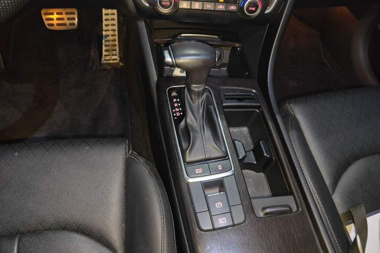 Used Kia K5 2019 Pro 1.6T Automatic Luxury Edition China VI Standard Gear Lever