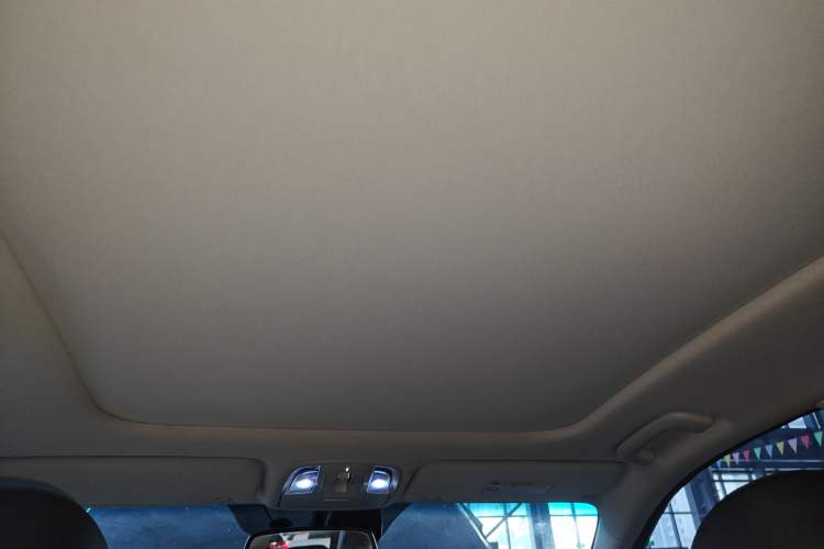 Used Kia K5 2019 Pro 1.6T Automatic Luxury Edition China VI Standard Headliner