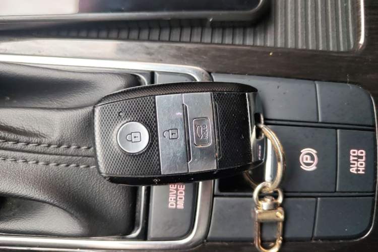 Used Kia K5 2019 Pro 1.6T Automatic Luxury Edition China VI Standard Interior 1