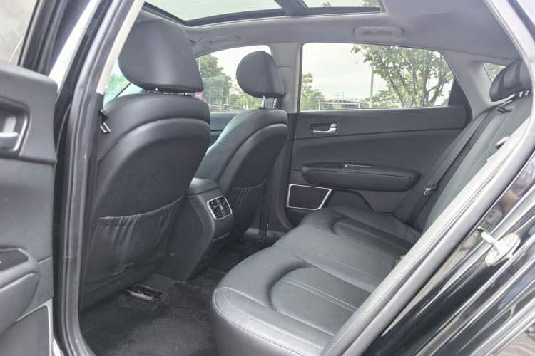 Used Kia K5 2019 Pro 1.6T Automatic Luxury Edition China VI Standard Interior 3