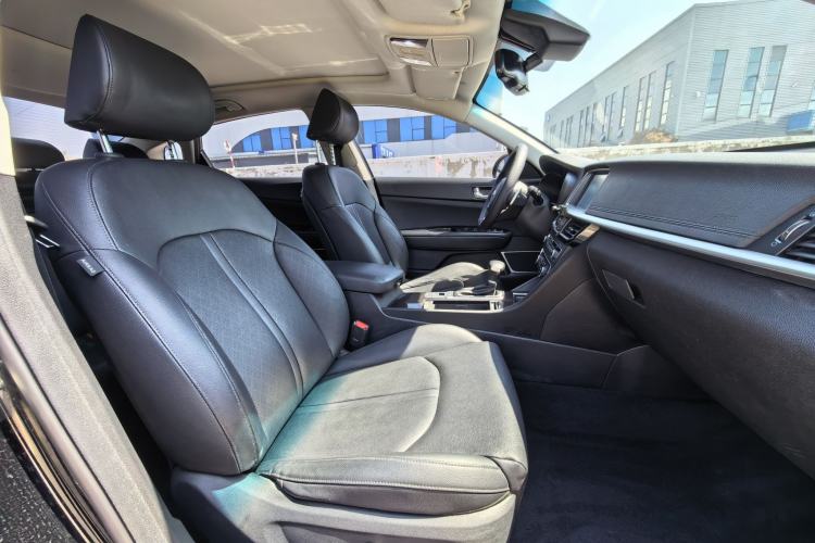 Used Kia K5 2019 Pro 1.6T Automatic Luxury Edition China V Standard Interior 4