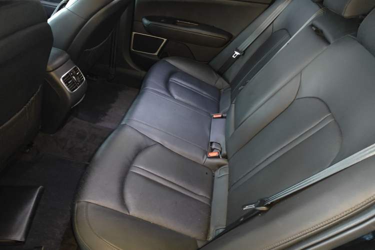 Used Kia K5 2019 Pro 1.6T Automatic Luxury Edition China VI Standard Left Rear Seat